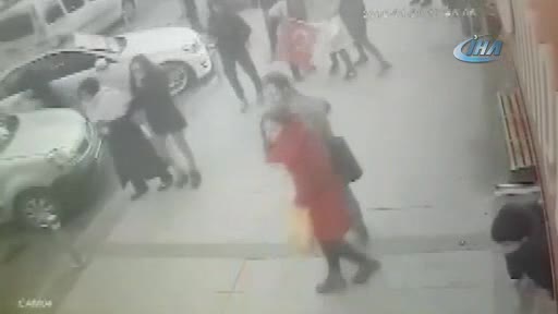 İstanbul'da silahlı saldırı: Mehmetçik'e destek için yürüyorlardı