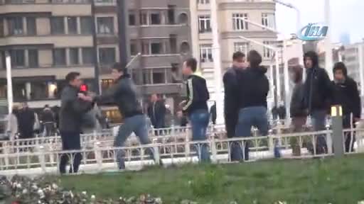 Şehrin göbeğinde dinlene dinlene kavga!