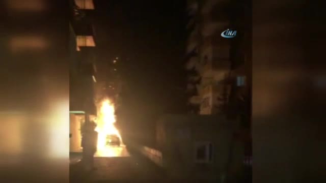 Yanan otomobilin patlama anı kamerada