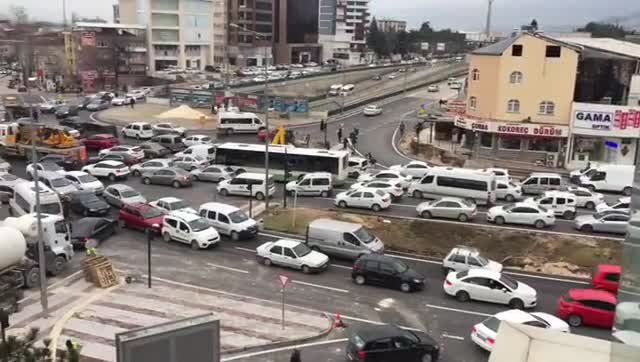 Bursa Esentepe'de trafik birbirine girdi!