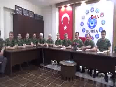 Bursa'da Türk Eğitim-Sen'den askeri kıyafetli açıklama