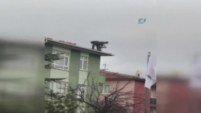 Çatıda kazaya davetiye!