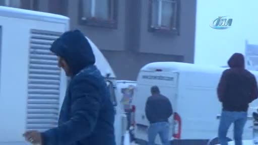 Bursa Uludağ'da Sevgililer Günü'nde kar fırtınası