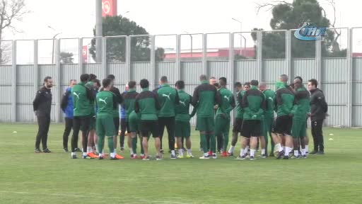 Bursaspor'da Sow döndü, Badu'dan kötü haber geldi