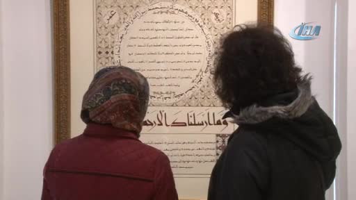 Bursa'da eğitim yararına hat sergisine büyük ilgi