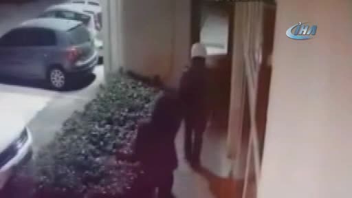 İstanbul'da soygun güvenlik kamerasında