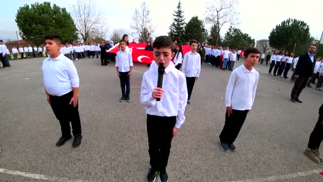 Bursa'da öğrencilerden Mehmetçiklere mektup