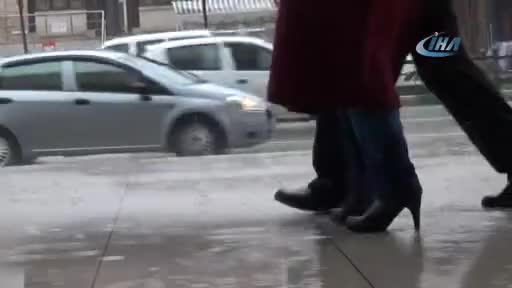 Bursa'yı şiddetli yağmur vurdu!