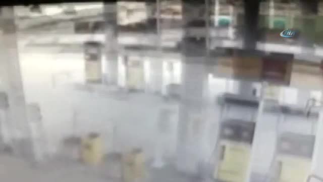 Tırla otomobil çarpıştı: Feci kaza kamerada
