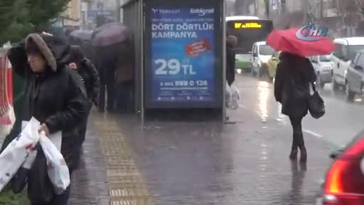 Bursa'da sabah şiddetli lodos, akşam yerini yağmura bıraktı