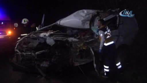 Bursa'da feci kaza! Minibüs, TIR'la çarpıştı: 1 ölü