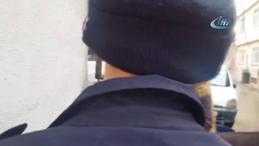 Bursa'da 2 yaşındaki çocuk evde mahsur kaldı, polis ve çilingir seferber oldu
