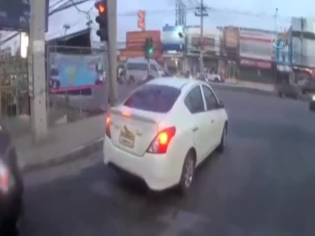 Bu kaza motosikletlinin sonu oldu