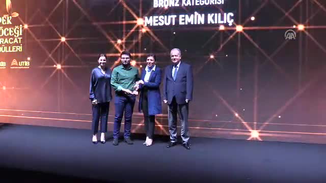 Bursa'da "İpek Böceği İhracat Ödülleri" sahiplerini buldu