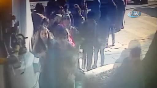 Bursa'da yürüyen merdiven faciası kameralara yansıdı!