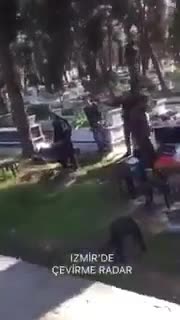 Skandal! Mezarlıkta mangal keyfi yapıp, piknik yaptılar...