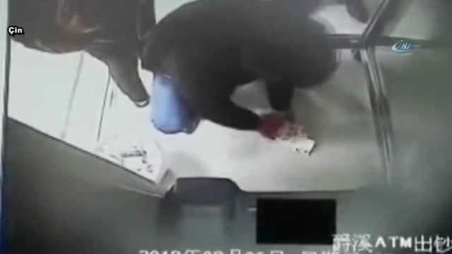 ATM paraları saçtı