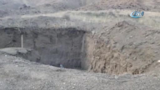 Öğretmen ve arkadaşları çukurda uyuşturucu aleminde yakalandı