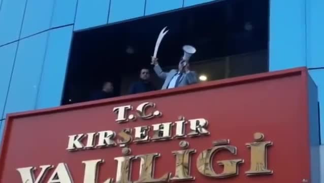 Kırşehir Valisi Şentürk'ten 'Zülfikar'lı veda