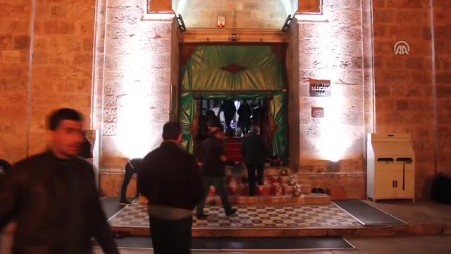 Bursa Ulu Cami'deki programa vatandaşlar yoğun ilgi gösterdi