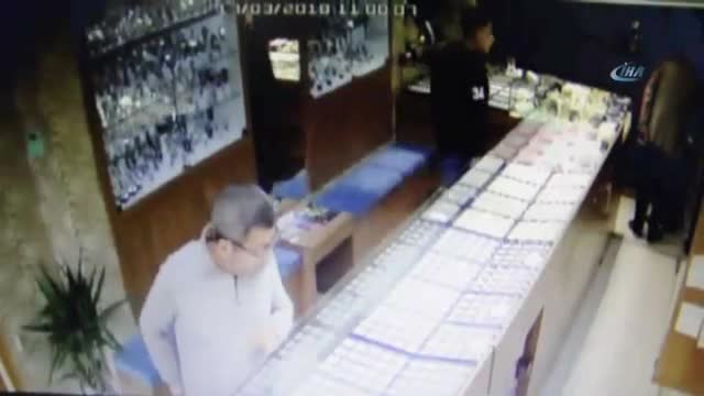 Sahte euro'lu dolandırıcı kıskıvrak yakalandı