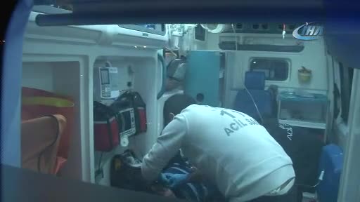 Laf atma kavgası kanlı bitti: 2 yaralı