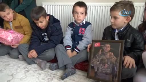 Bursa'da miniklerden Afrin şehidinin ailesini duygulandıran ziyaret