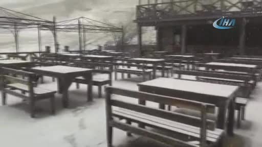 Bursa Uludağ'da kar sürprizi!