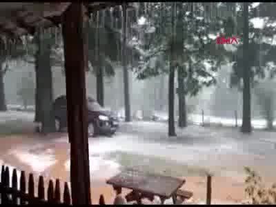Bursa Uludağ eteklerinde dolu yağışı