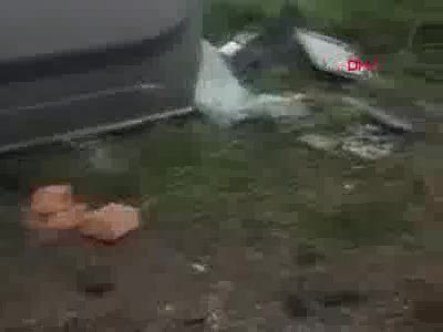 Yolcu otobüsü şarampole yuvarlandı: 1 ölü, 29 yaralı