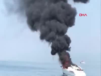 Yalova'da yat alev alev yanıp battı!