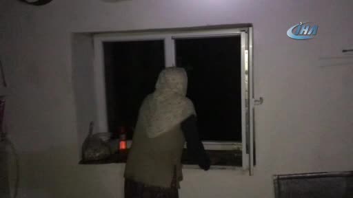 Bursa'da yalnız yaşayan kadının evine yıldırım düştü