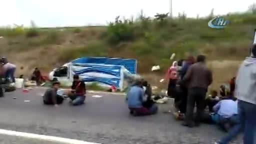 Bursa'da tarım işçilerini taşıyan kamyonet kaza yaptı! Çok sayıda kişi yaralı...