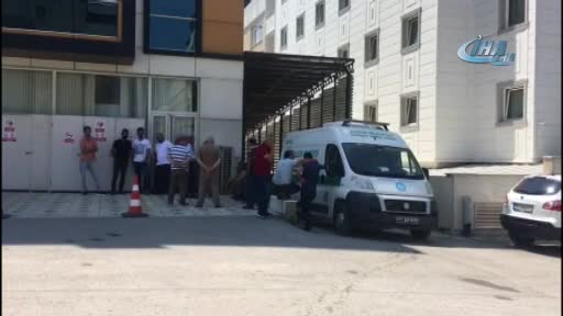 Bursa'da feci kazada hayatını kaybeden iki gencin cenazeleri ailelerine teslim edildi