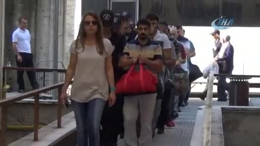 Bursa'da FETÖ'cü sanıklar hakim karşısına çıktı