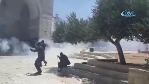İsrail polisinden cuma namazı sonrası müdahale