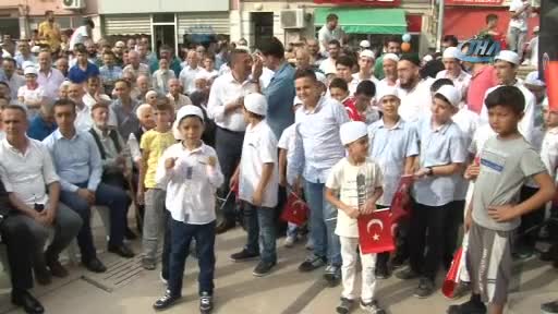 Bursa'da sabah namazına gelen çocuklara bisiklet hediye ettiler