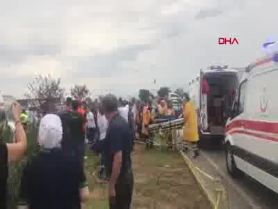 Otobüs devrildi: 1 ölü, 41 yaralı