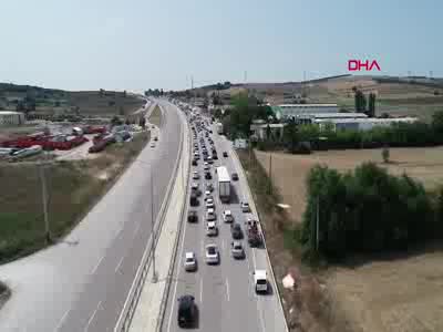 Bursa- İzmir karayolunda trafik yoğunluğu havadan görüntülendi