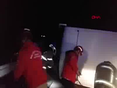 Bandırma'da yolcu minibüsü devrildi: 10 yaralı