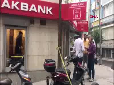 Banka soygunu! Güvenlik görevlisine ateş açıldı