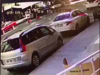 Eski milletvekili Özcan Yeniçeri'ye otomobil çarptı -2