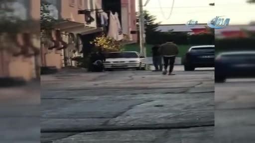 Bursa'da kaynanasını sokak ortasında tekme tokat dövdü - 2