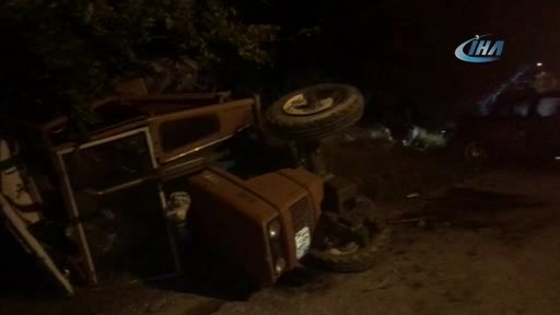 Bursa'da feci kaza! Otomobille çarpışan traktör takla attı
