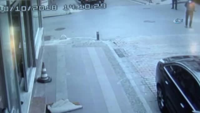 Sokak ortasında bıçaklı dehşet