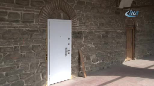 Bursa'da tarihi Pirinç Han'da 'çelik kapı' tepkisi - 2