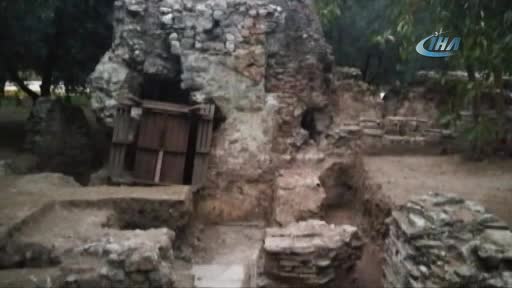 Bursa'da kilise üzerindeki hamam ortaya çıkartıldı