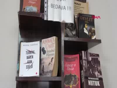 Bursa'da kitap okuyana çay ve kahve bedava