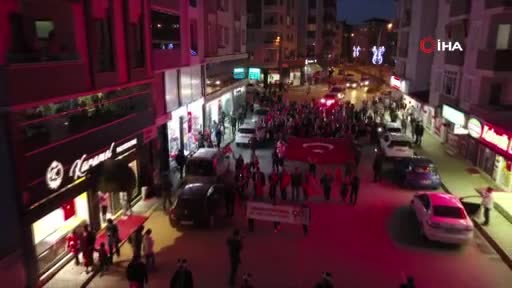 Bursa'da Cumhuriyet coşkusu fener alayı ile başladı