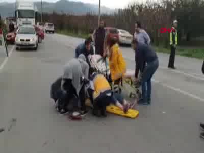 Bursa'da otomobil ile motosiklet çarpıştı